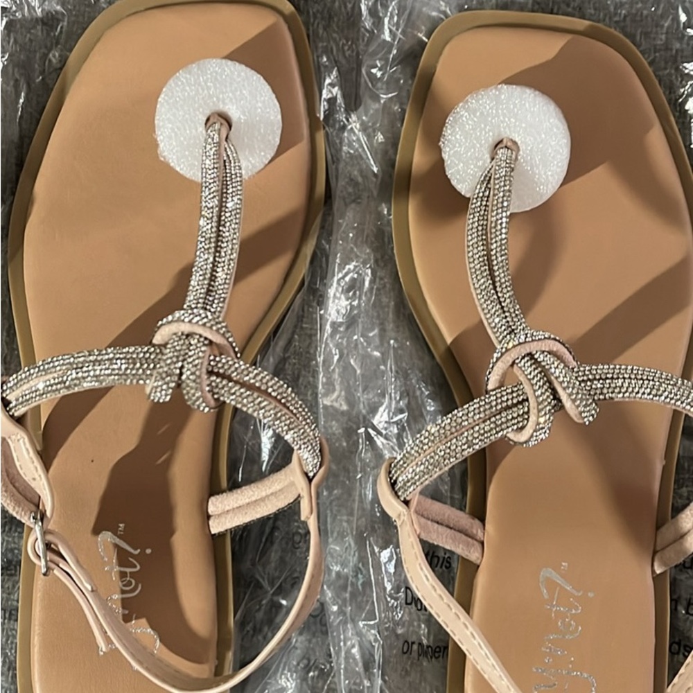 y•not? NEW Size 5 sandals